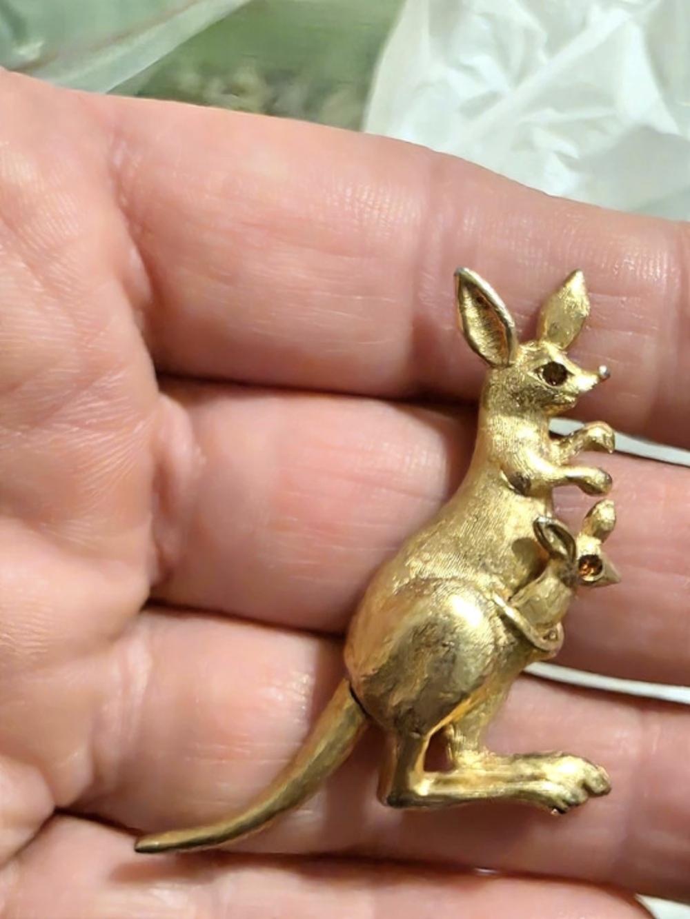 Vintage AVON 1975 Articulated Kangaroo & Joey Moveable Brooch Pin